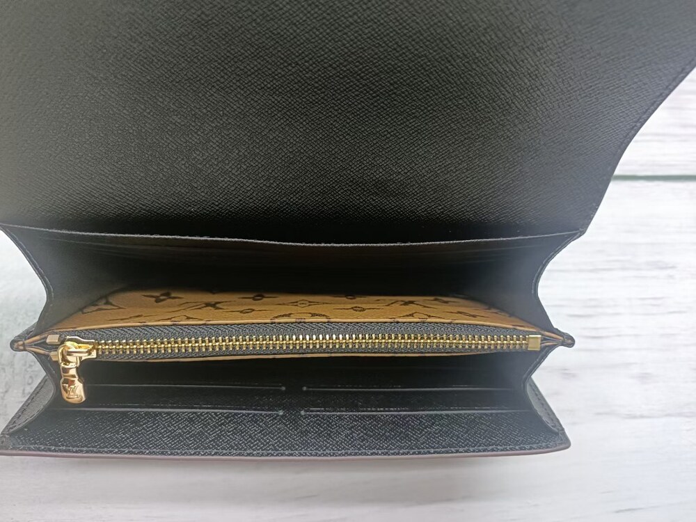 Louis Vuitton Sarah Wallet in Monogram - Picture 8 of 8